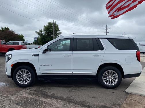 2023 GMC Yukon SLT