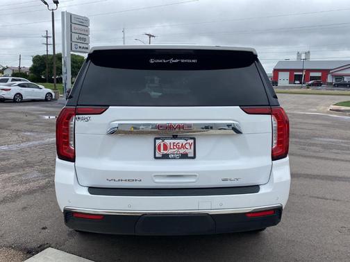2023 GMC Yukon SLT