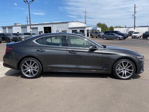 2024 Genesis G70 2.5T