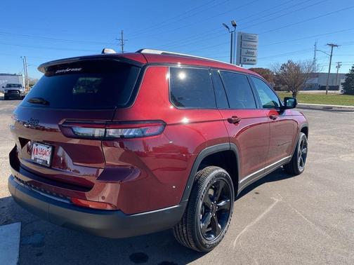 2025 Jeep Grand Cherokee L Laredo