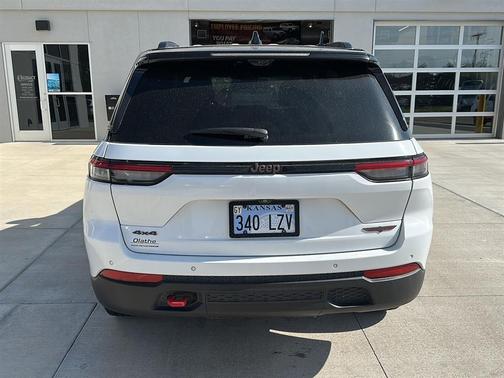 2022 Jeep Grand Cherokee Trailhawk