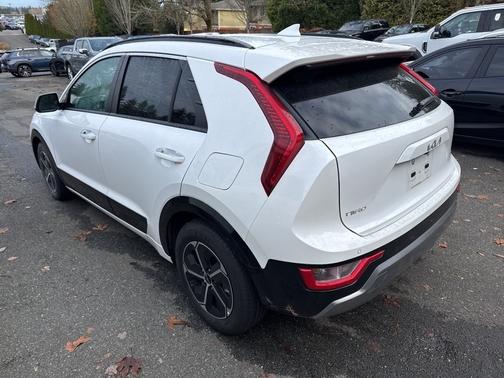 2023 Kia Niro SX