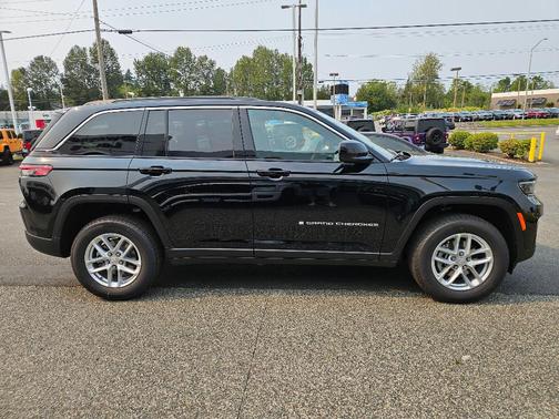 2025 Jeep Grand Cherokee Laredo X