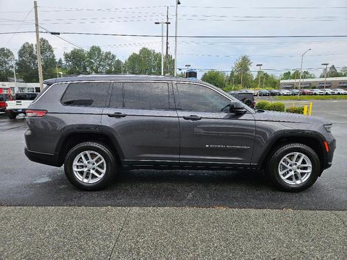 2022 Jeep Grand Cherokee L Laredo