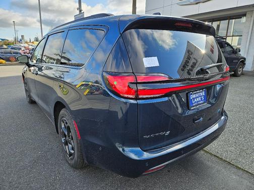 2025 Chrysler Pacifica Hybrid Select