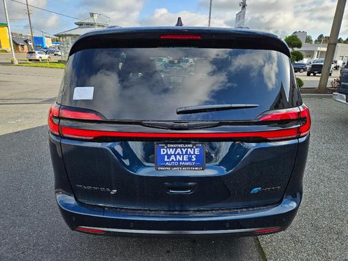 2025 Chrysler Pacifica Hybrid Select