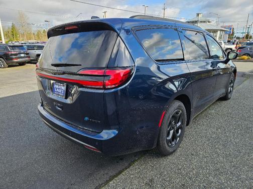2025 Chrysler Pacifica Hybrid Select