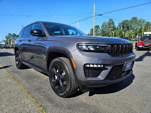 Metallic 2024 Jeep Grand Cherokee Limited