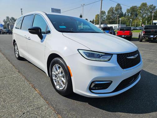 2024 Chrysler Pacifica Touring-L