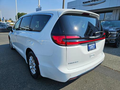 2024 Chrysler Pacifica Touring-L