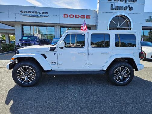 Bright White Clearcoat 2022 Jeep Wrangler Unlimited 4xe Sahara