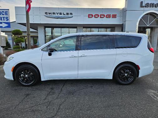 2024 Chrysler Pacifica Touring-L