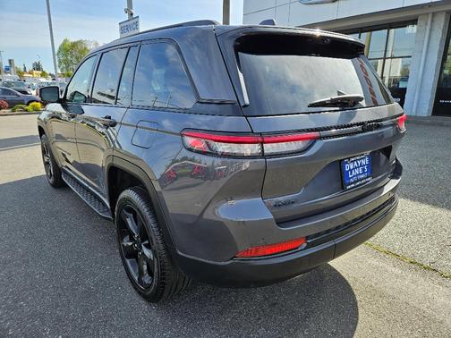 Metallic 2024 Jeep Grand Cherokee Limited