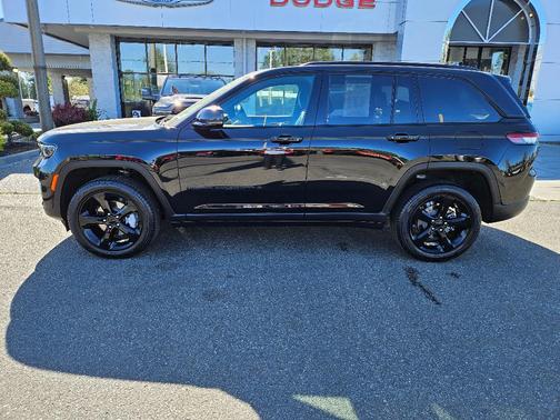 Diamond Black 2024 Jeep Grand Cherokee Limited
