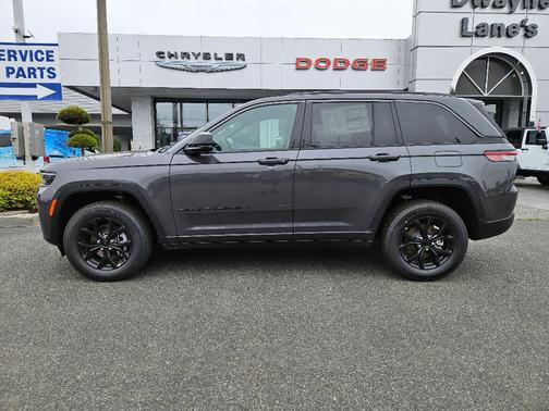 Metallic 2026 Jeep Grand Cherokee Sport