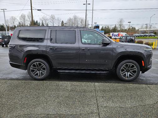 2026 Jeep Grand Wagoneer Base