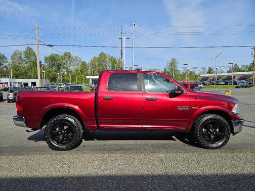 Delmonico Red Pearl 2018 RAM 1500 SLT