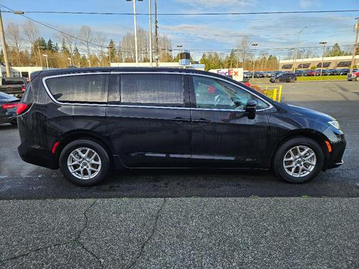 2024 Chrysler Pacifica Touring-L