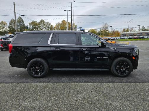 2024 GMC Yukon XL SLE