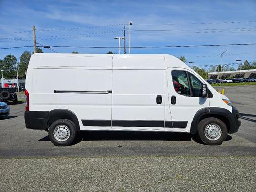 Bright White Clearcoat 2026 RAM ProMaster 2500 High Roof