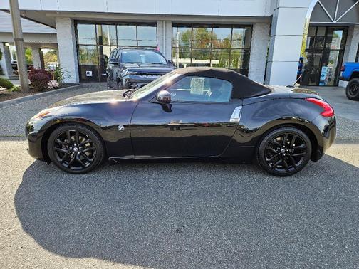 Magnetic Black 2016 Nissan 370Z Touring