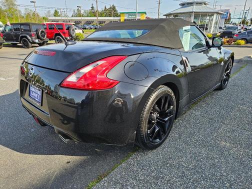 Magnetic Black 2016 Nissan 370Z Touring