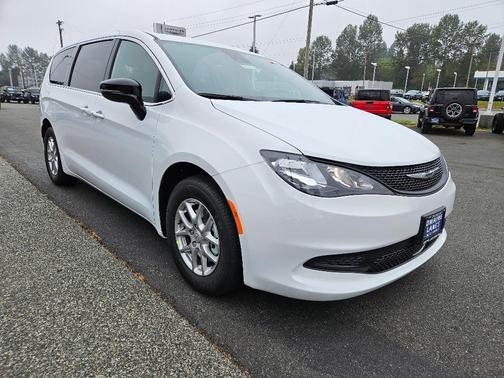 2026 Chrysler Voyager LX