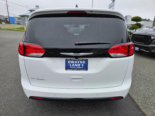 2026 Chrysler Voyager LX