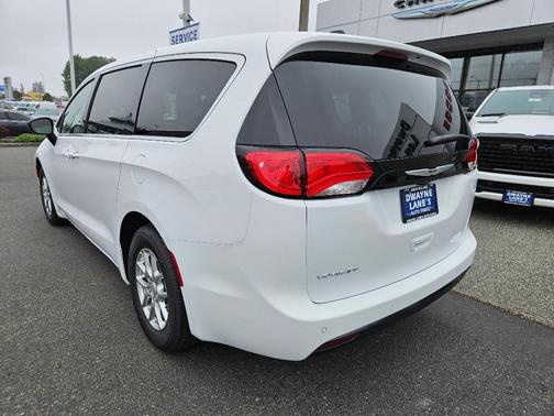 2026 Chrysler Voyager LX