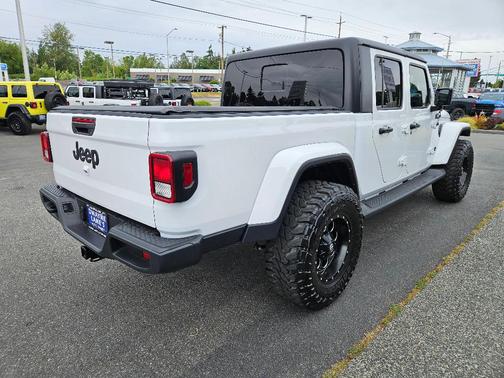 Bright White Clearcoat 2023 Jeep Gladiator Sport