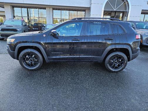 Diamond Black 2022 Jeep Cherokee Trailhawk