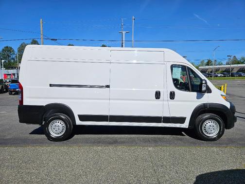 Bright White Clearcoat 2026 RAM ProMaster 2500 High Roof
