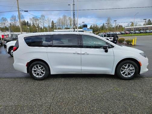 Bright White Clearcoat 2026 Chrysler Voyager LX