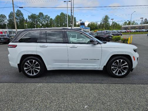 2022 Jeep Grand Cherokee Overland