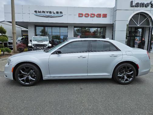 2023 Chrysler 300 Touring
