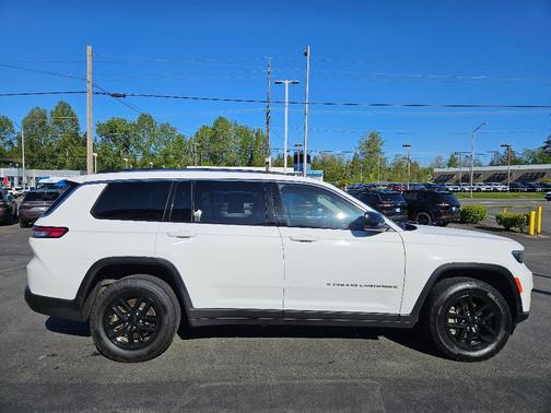 2023 Jeep Grand Cherokee L Laredo