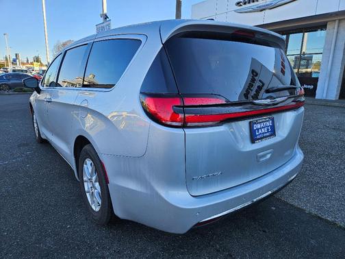 2024 Chrysler Pacifica Touring-L