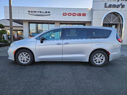 2024 Chrysler Pacifica Touring-L