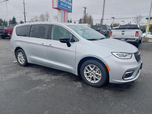 2024 Chrysler Pacifica Touring-L