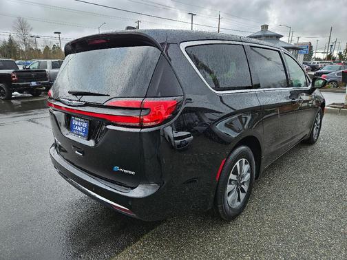 2025 Chrysler Pacifica Hybrid Select