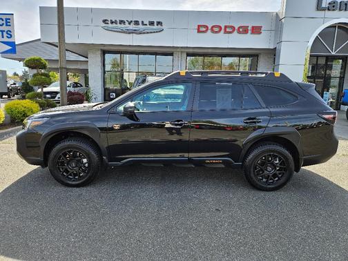 Crystal Black Silica 2025 Subaru Outback Wilderness