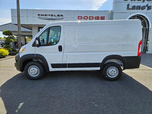 Bright White Clearcoat 2026 RAM ProMaster 1500 Low Roof