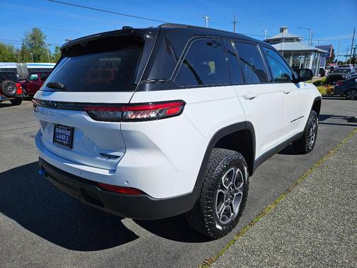 Bright White Clearcoat 2022 Jeep Grand Cherokee 4xe Trailhawk