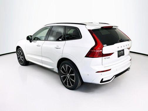 2025 Volvo XC60 B5 Plus
