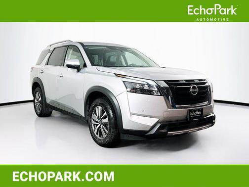 2025 Nissan Pathfinder SL FWD