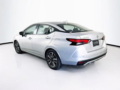 Brilliant Silver Metallic 2024 Nissan Versa 1.6 SV