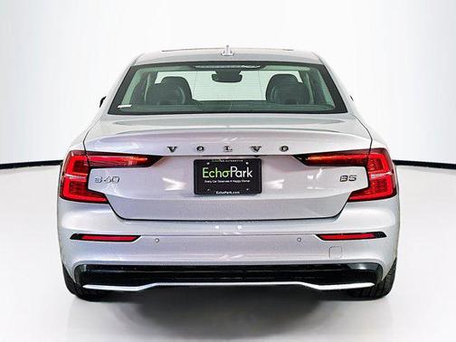 2024 Volvo S60 B5 Core Dark Theme