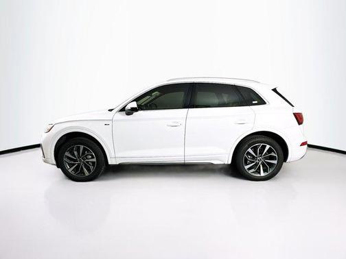 2022 Audi Q5 45 S line Premium Plus
