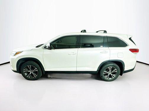 Blizzard Pearl 2019 Toyota Highlander LE