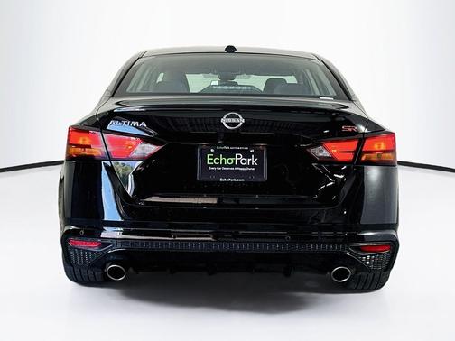 Super Black 2025 Nissan Altima SR FWD